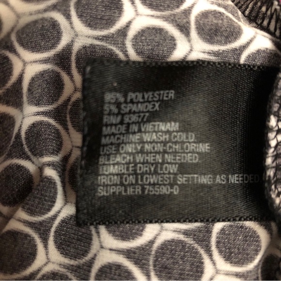 WORTHINGTON Womens Top Size Small Scoop Neckline Black & White Cap Sleeves New - Picture 9 of 9